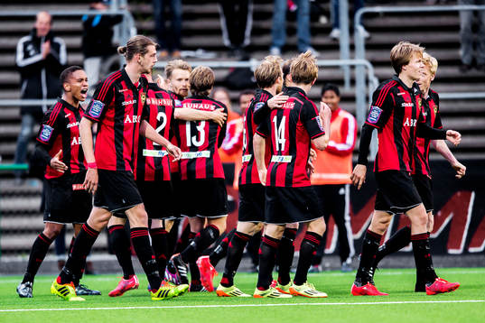 Brommapojkarna jublar