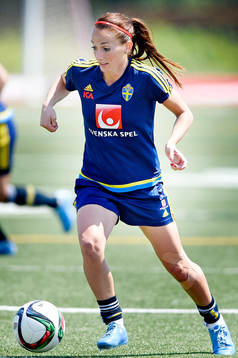 Sveriges Kosovare Asllani
