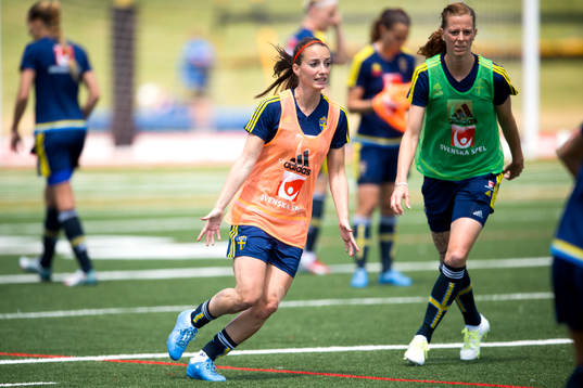 Sveriges Kosovare Asllani