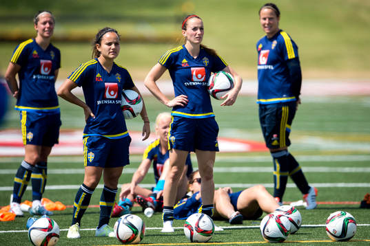Sveriges Malin Diaz och Kosovare Asllani