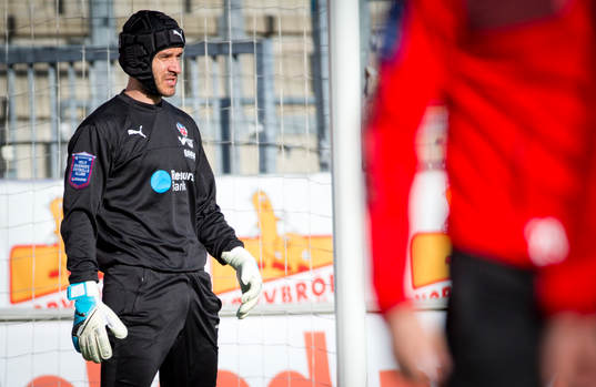 Helsingborgs målvakt Matt Pyzdrowski gör sin första