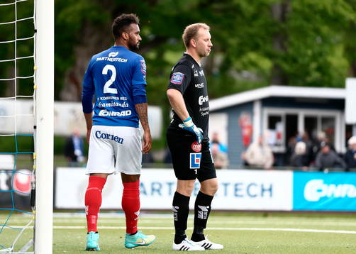 Åtvidabergs Alberis da Silva och målvakt Henrik
