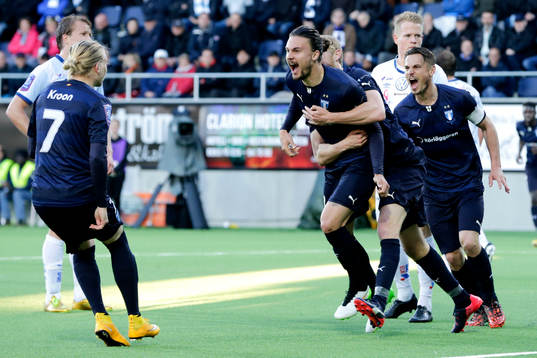 Malmö FFs Erik Johansson jublar