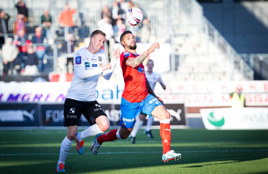 Örebros Marcus Pode och Helsingborgs Victor Palsson