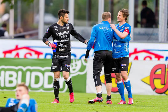 Halmstads spelare jublar