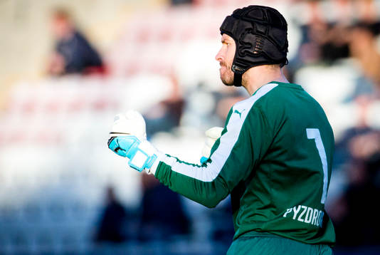 Helsingborgs målvakt Matt Pyzdrowski jublar