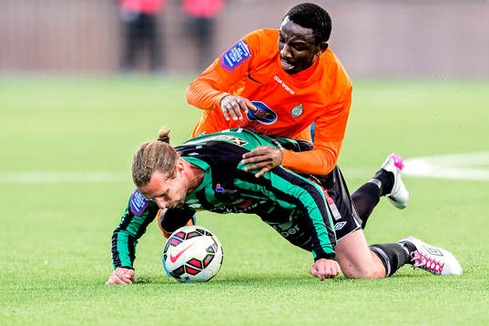 Athletics Chidi Omeje och Varbergs Thommie Persson i en