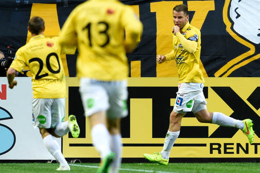 Falkenbergs Stefan Rodevåg och Carl Wede jublar