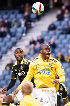 s Henok Goitom och Falkenbergs Hakeem Araba