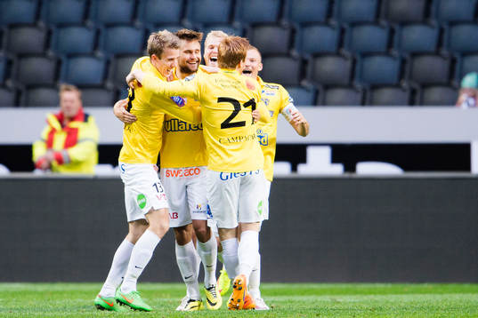 Falkenbergs spelare jublar