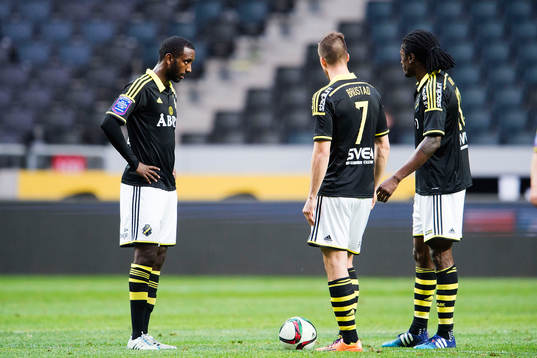 s Henok Goitom, Fredrik Brustad och Dickson Etuhu deppar