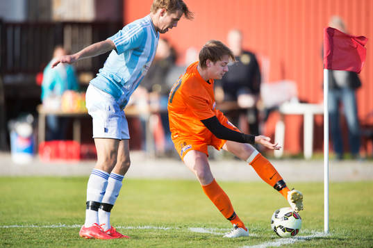 Kamp vid hörnflaggan mellan kompisarna IFK Hässleholms
