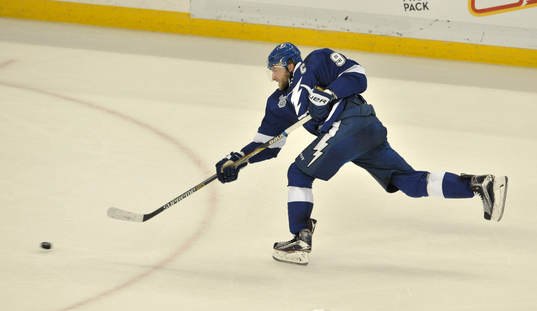 The Lightning's Steven Stamkos (91) shoots