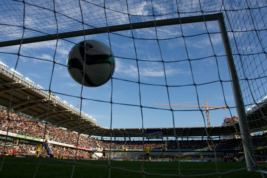 IFK Göteborgs Lasse Vibe skjuter in 1-0