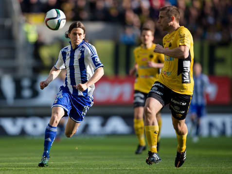 IFK Göteborgs Lasse Vibe jagar Elfsborgs Anders Svensson