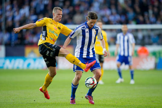 IFK Göteborgs Gustav Svensson före Elfsborgs Viktor