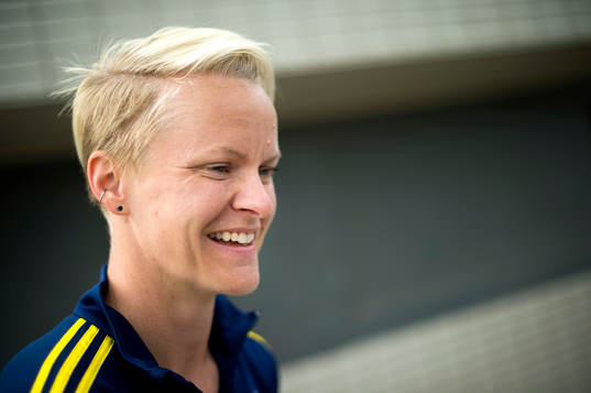 Sveriges Nilla Fischer blir intervjuad