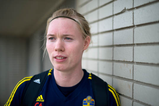 Sveriges målvakt Hedvig Lindahl posera för ett porträtt