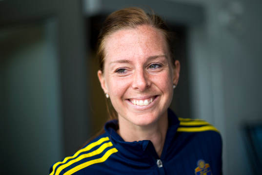 Sveriges Lotta Schelin blir intervjuad