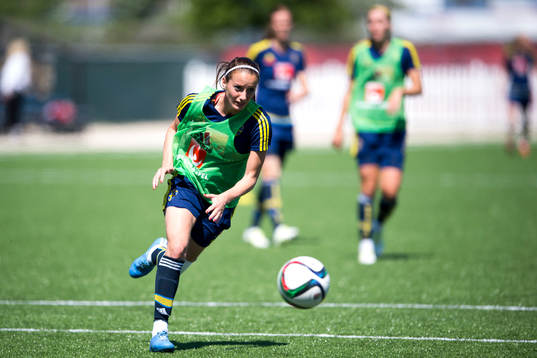 Sveriges Kosovare Asllani