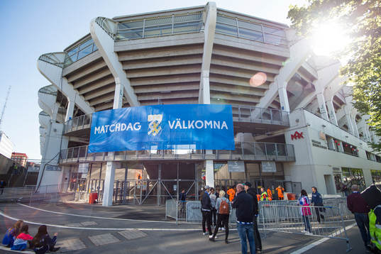 Exteriör på Gamla Ullevi med banderollen Matchdag