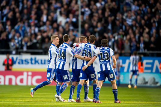 IFK Göteborgs spelare jublar