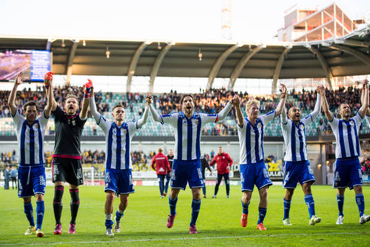 IFK Göteborgs spelare jublar