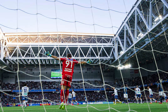 Norrköpings målvakt David Mitov Nilsson jublar
