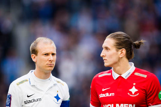 Norrköpings Andreas Johansson och målvakt David Mitov