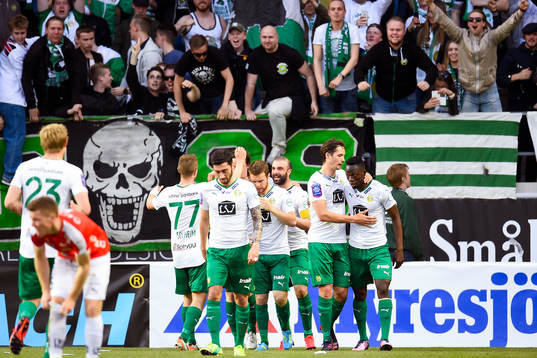 Hammarbys Linus Hallenius jublar