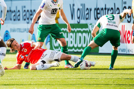 Kalmars Marcus Antonsson och Hammarbys Stefan Batan