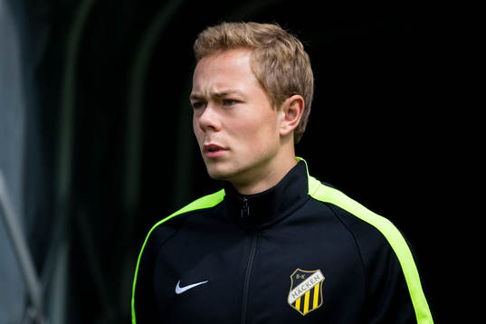Häckens Adam Andersson på väg in till uppvärmningen
