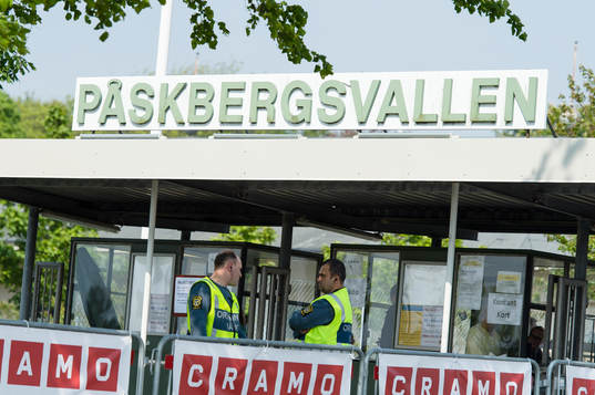 Entrén till Påskbergsvallen före fotbollsmatchen i