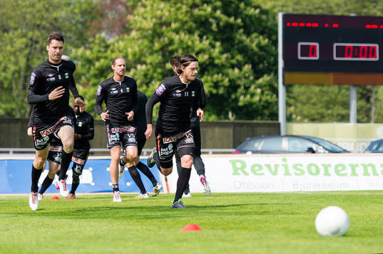 Varbergs Peter Nyström (v) och Robin Tranberg (h) värmer