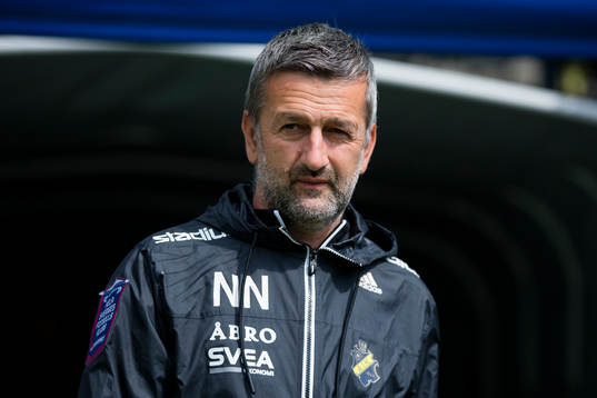 s assisterande tränare Nebojsa Novakovic