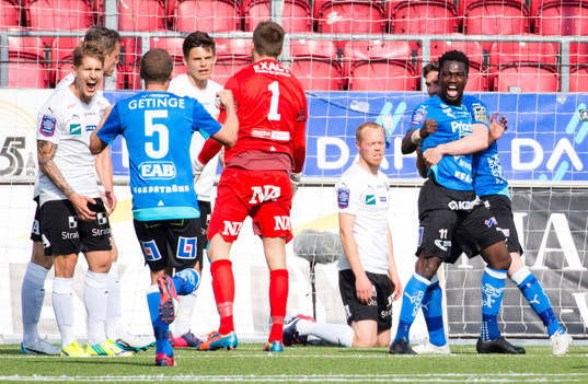 Halmstads King Osei Gyan jublar