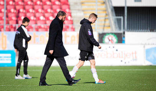 Örebros tränare Alexander Axén deppar