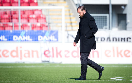 Örebros tränare Alexander Axén deppar