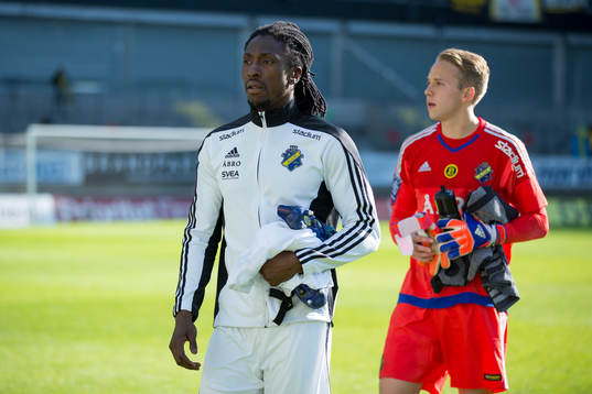 s Dickson Etuhu och målvakt Patrik Carlgren