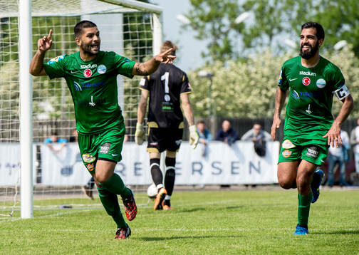 Prespa Birliks Bovar Karim och Firat Sahan jublar