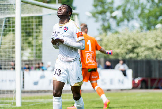 FC Rosengårds Dennis Antwi deppar