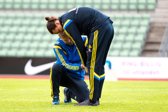 Sveriges Zlatan Ibrahimovic vill ha shorts så då klipps