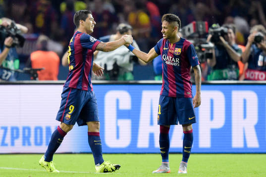 Barcelonas Luis Suarez och Neymar jublar