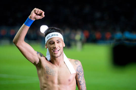 Barcelonas Neymar jublar