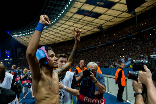 Barcelonas Neymar jublar