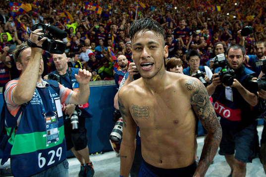 Barcelonas Neymar jublar