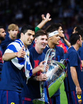 Barcelonas Luis Suarez, Lionel Messi och Neymar jublar med