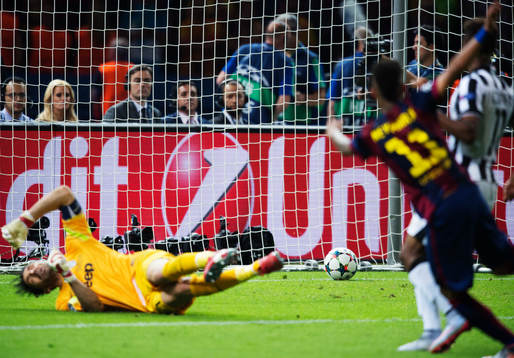 1-3-målet från Barcelonas Neymar går in bakom Juventus