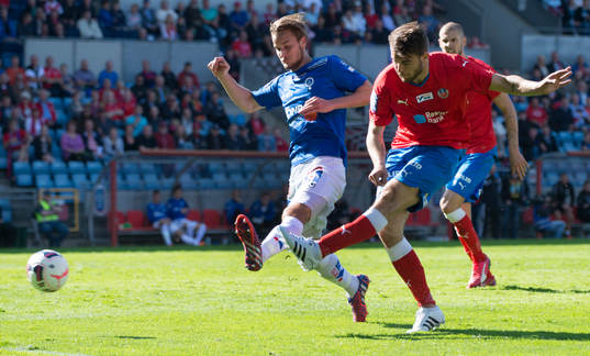 Helsingborgs Astrit Ajderevic i matchen i allsvenskan