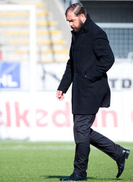 Örebros tränare Alexander Axén deppar